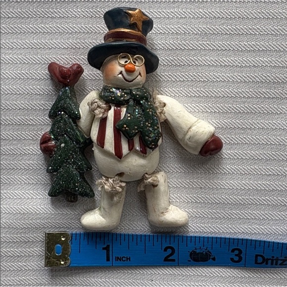 Frosty the Snowman Brooch - Picture 7 of 7
